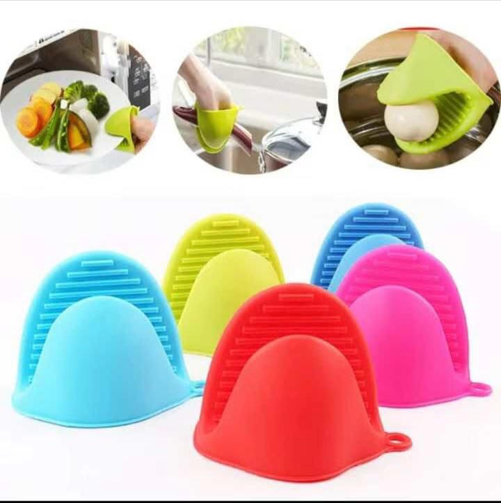 Pair Silicone Heat Resistant Glove Clip – Non-Slip Insulation Pot & Bowl Holder, Cooking and Baking Oven Mitt (Random Color)
